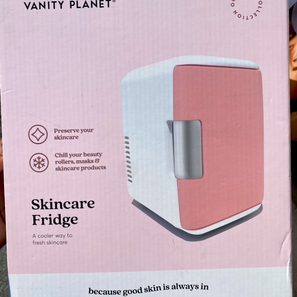 Vanity Plant Skincare Mini Fridge